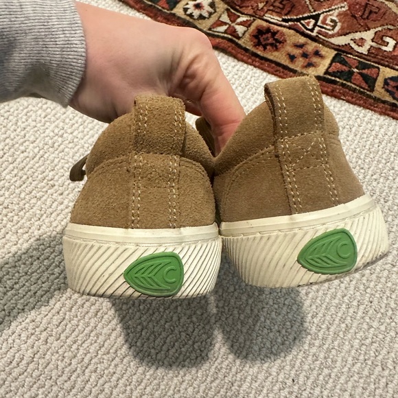 Cariuma suede women’s shoes - Picture 11 of 13